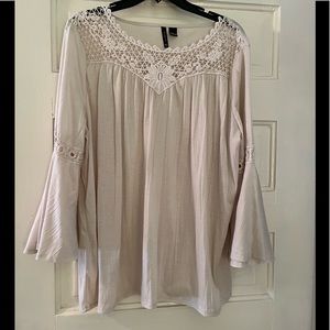 New Directions size large Peasant sleeve blouse. Crochet accent on front.